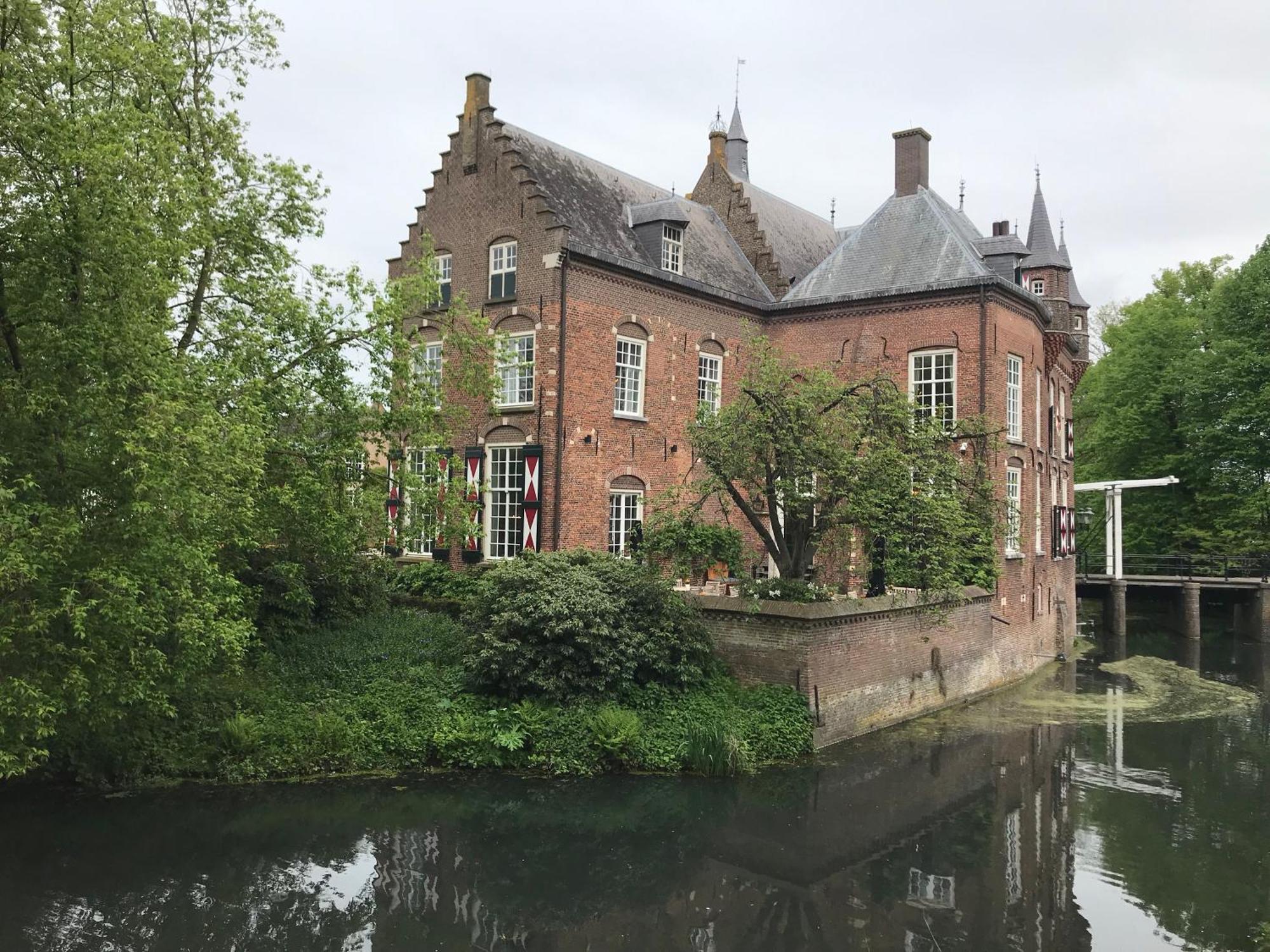 B&B 'Het Gripshuis' Vught Exterior photo